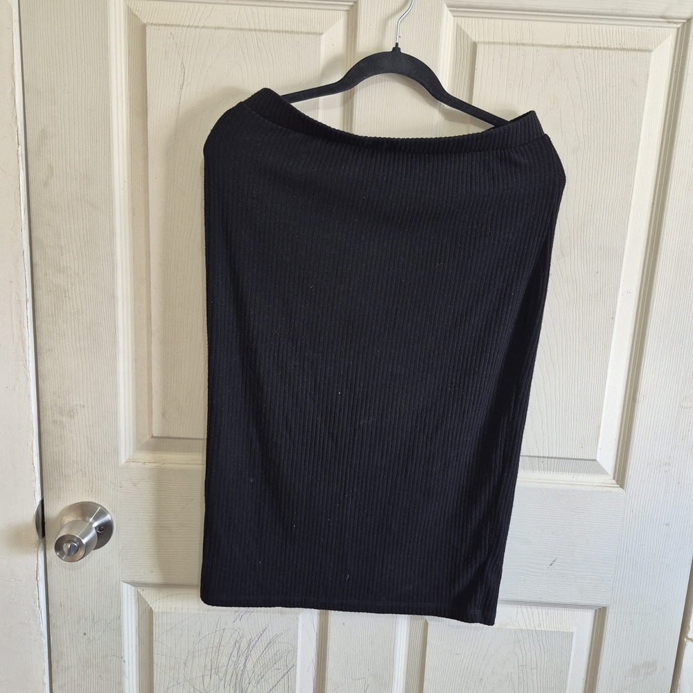 Elegant Black Pencil Skirt